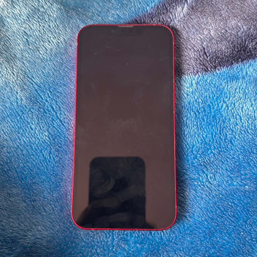 iPhones 14 in great condition, we can talk price just feel free to message me.